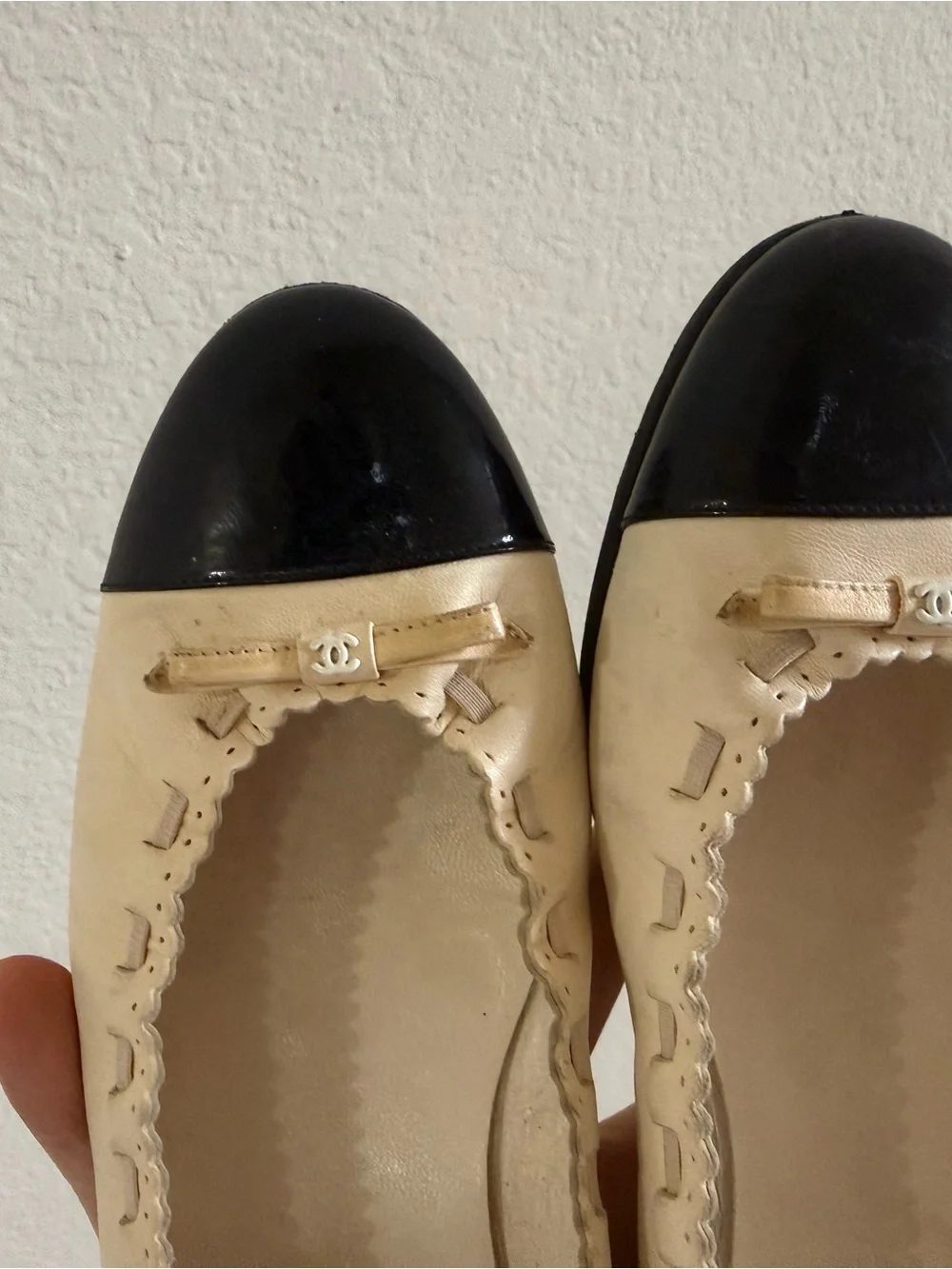 Chanel Cream Embroidered Ballet Flats with Black Patent Cap Toe size 37